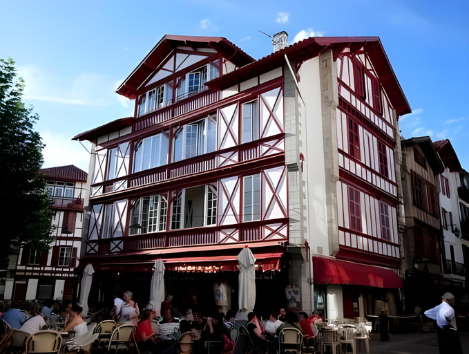 Exterior 2
