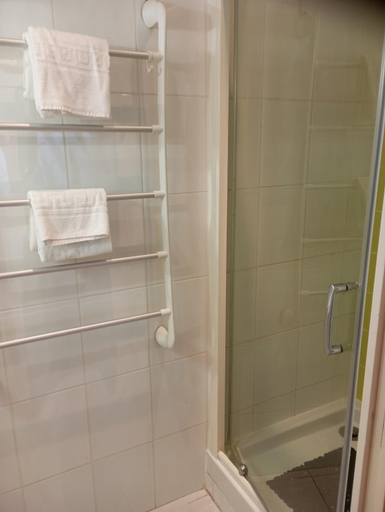 Bathroom 4, Logis Hotel Louise de Savoie, Loir-et-Cher
