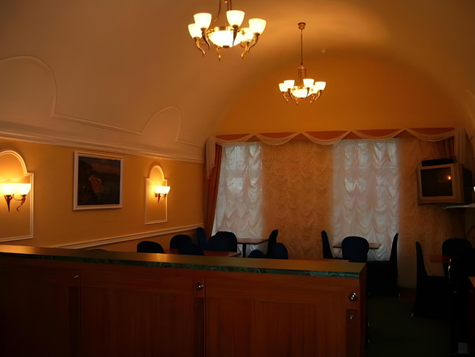 Food & Drinks 3, Ekaterina, Sankt-Peterburg gorsovet