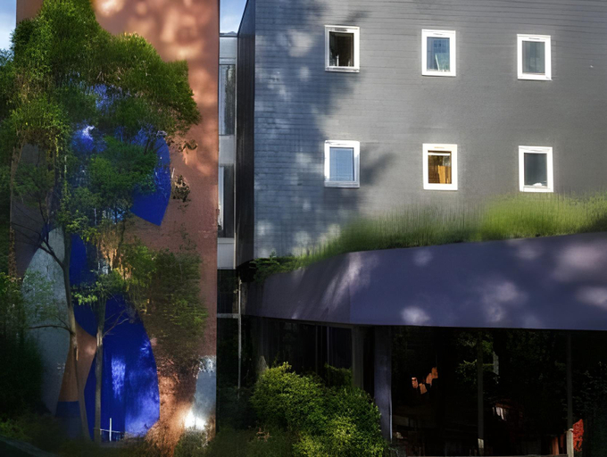 Exterior & Views