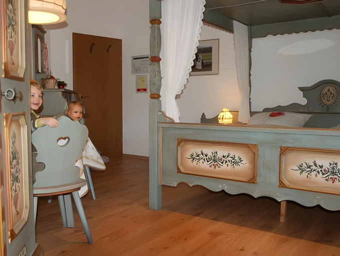 Bedroom 2, Hotel Landgasthof Holzer, Unna