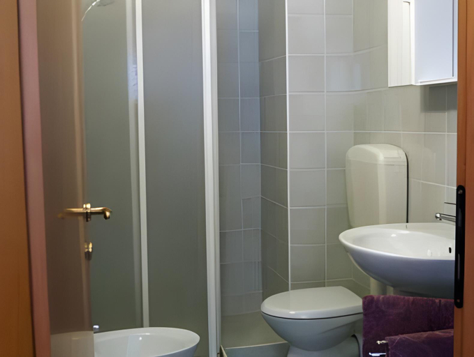 Bathroom 3, Casa Alpino, Trento