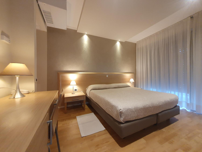 Bedroom 2, Hotel Eurovil Garni, Udine