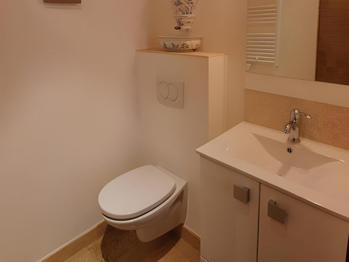 Bathroom 2, La Treille et L'Impasse, Vaucluse