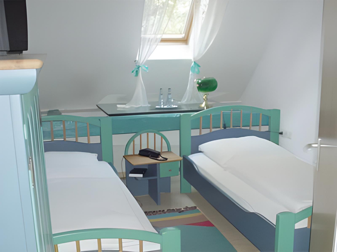 Bedroom 2, biozertifiziertes Hotel Hopfigheimer Hof mit Wein-Shop, Ludwigsburg