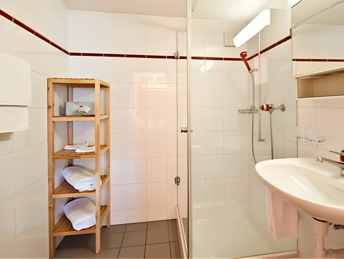 Bathroom 3, Laagers Hotel Garni, Maloja