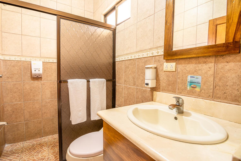 Bathroom 3, Hotel Pacuare, Siquirres