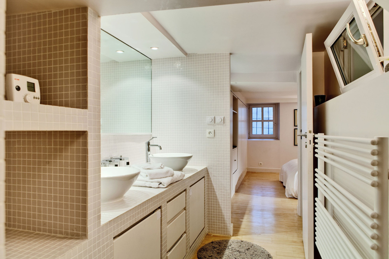 Others 5, Jardin des Rosiers Residence, Paris