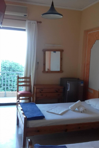 Bedroom 2, Hotel Ionio, West Greece