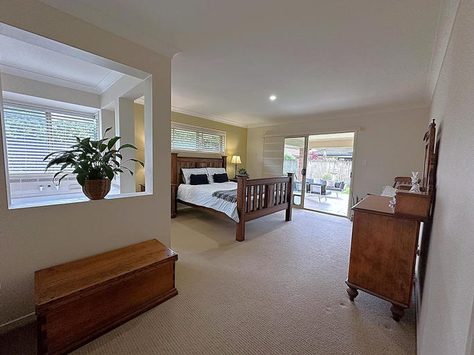 Others 4, Driftwood Dream, Tweed - Tweed Coast