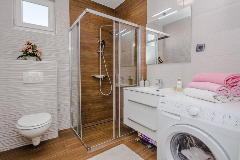 Bathroom 2, Villa Tomic, Vir