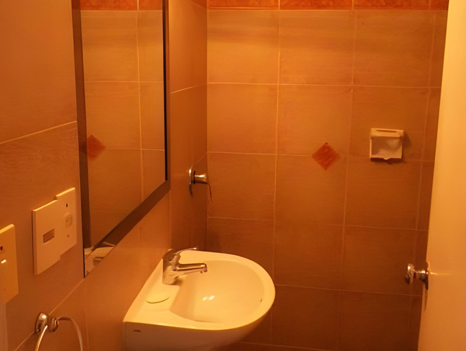 Bathroom 3, Hotel Yeruti, Rocha
