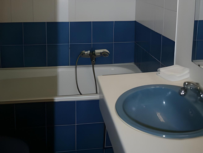 Bathroom 3, Hotel La Terrasse, West-Vlaanderen