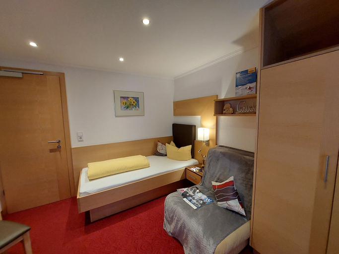 Bedroom 2, Apart Frühstückspension Stark, Landeck