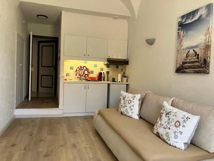 Others 3, Studios - Menton Old Town - near the beach and shops, Alpes-Maritimes