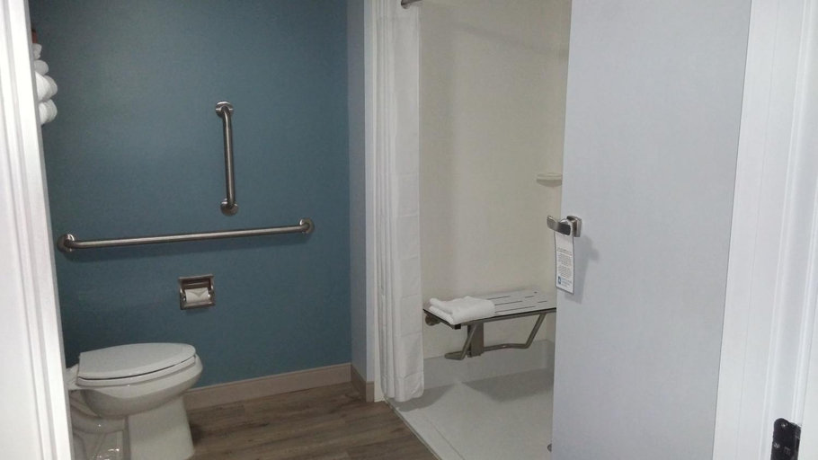 Bathroom 3, Rockland Harbor Hotel, Knox