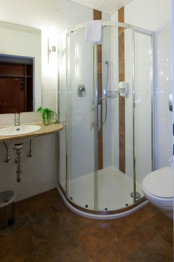 Bathroom 4, Hotel am Springhorstsee, Region Hannover