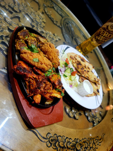 Food & Drinks 5, The Old Black Horse, Oxfordshire