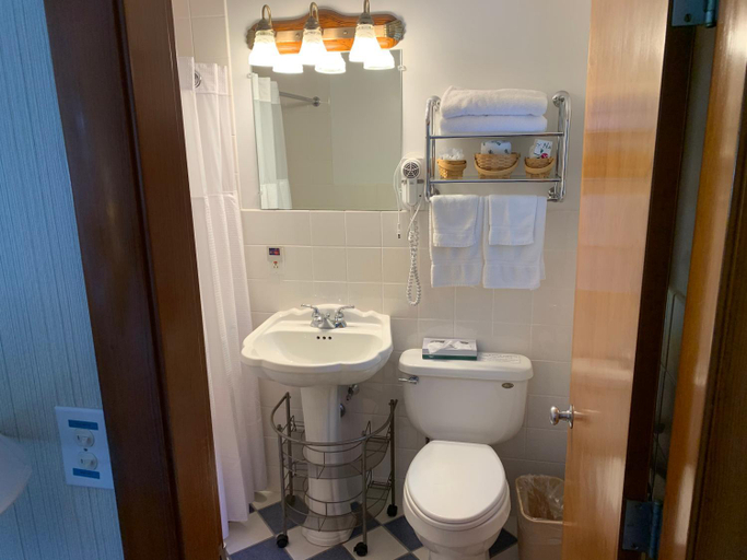 Bathroom 3, Towne Lyne Motel, York