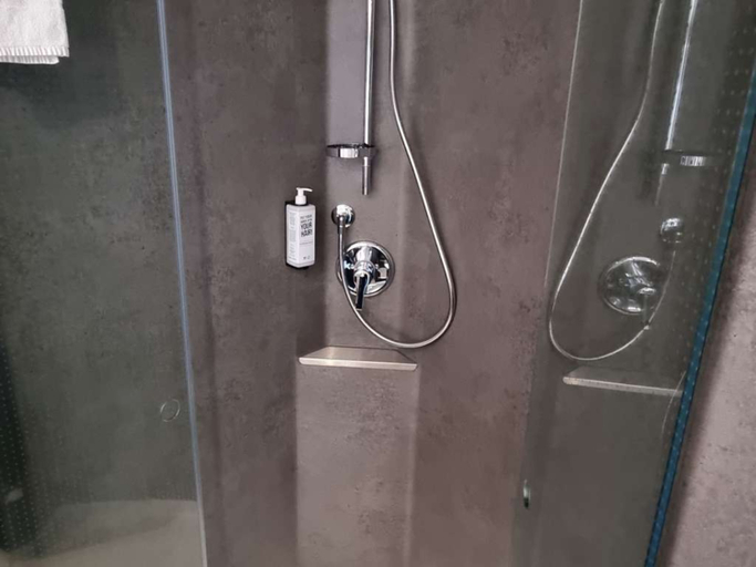 Bathroom 5, ibis Luebeck City, Lübeck