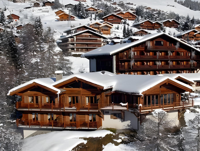 Exterior & Views