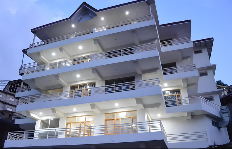 Exterior & Views