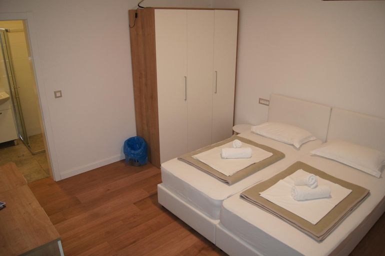 Others 4, Hostel Stadion - Zadar, Zadar