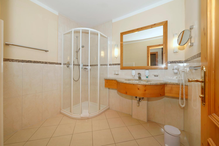 Bathroom 4, Ortnerhof - Ihr Zuhause am Fuße der Alpen, Traunstein