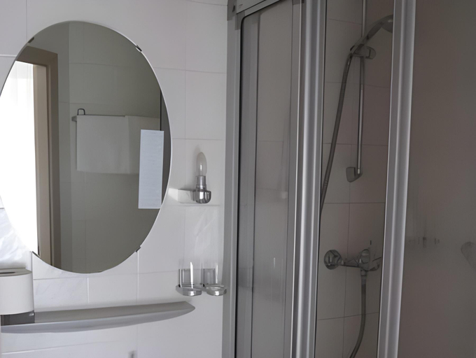Bedroom 3, Hotel Maifelder Hof, Mayen-Koblenz