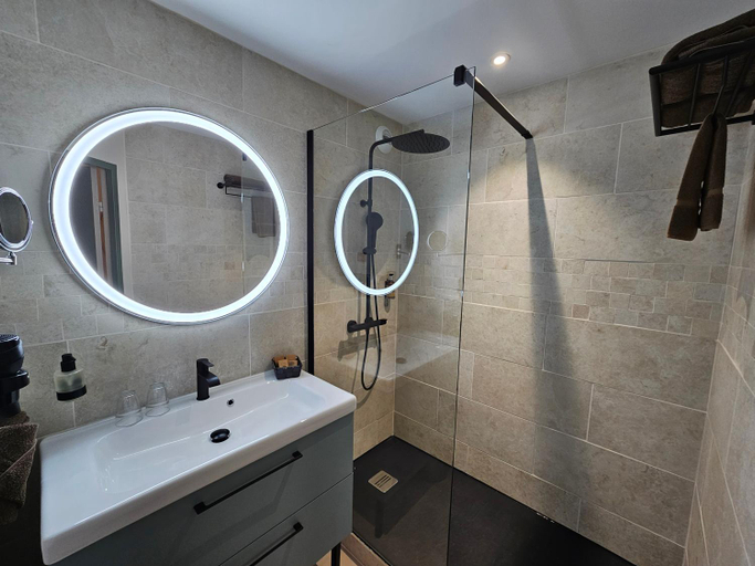 Bathroom 2, Les Sables d'Ocre & SPA, Vaucluse