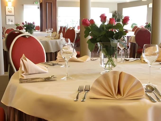 Food & Drinks 5, Hotel Camping Malta, Poznań City