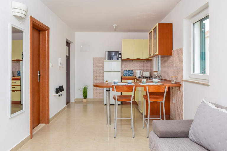 Others 5, Maki Apartments, Hvar