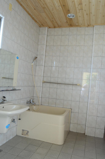 Bathroom 3, Jia Yuan Inn, Pingtung