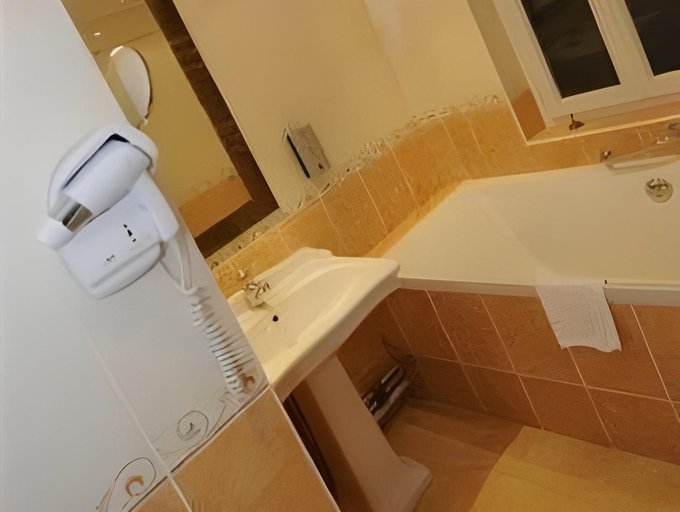 Bathroom 4, Hotel de Normandie, Eure
