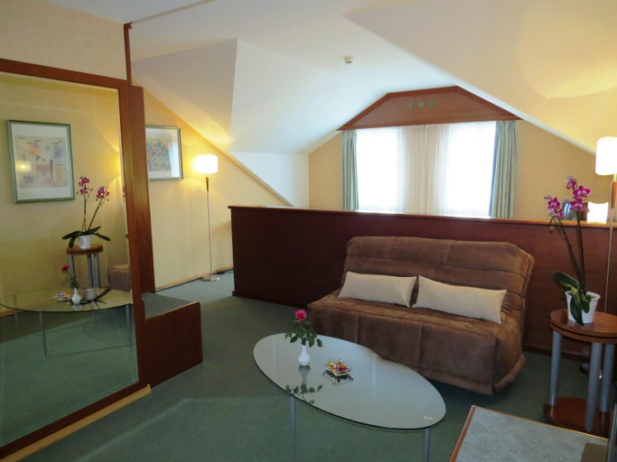 Facilities 5, Hotel du Port, Lausanne