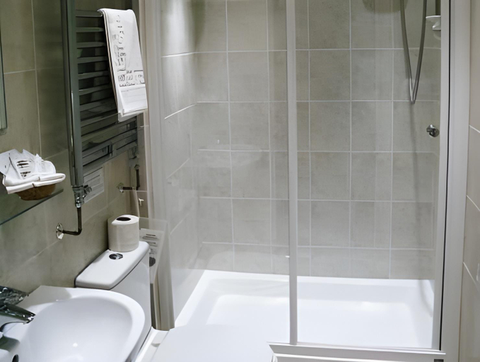 Bathroom 5, The Wilton, Conwy