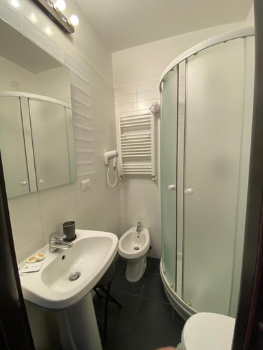 Bathroom 4, Rome central station guest house, Rome