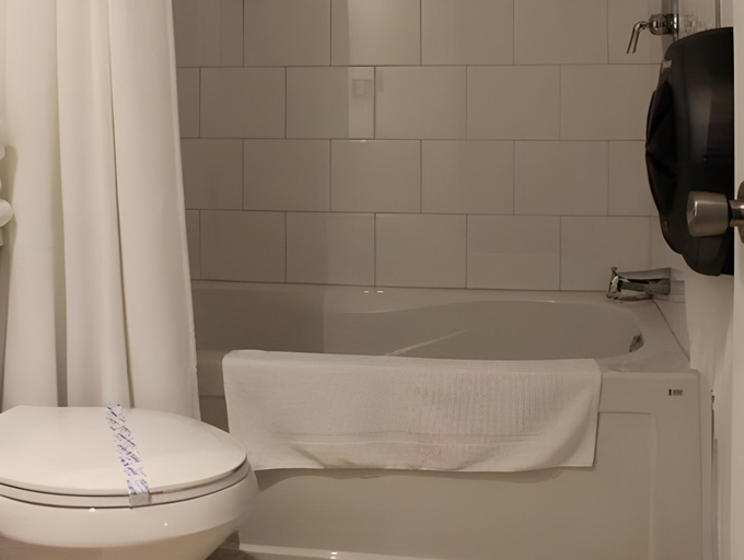 Bathroom 2, Studiotel Bromont, La Haute-Yamaska