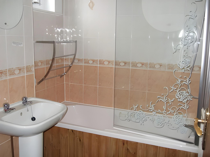 Bathroom 3, Grosvenor Hotel, North Yorkshire