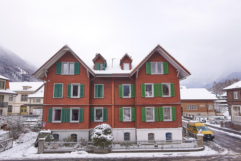 New West Station 7, Interlaken