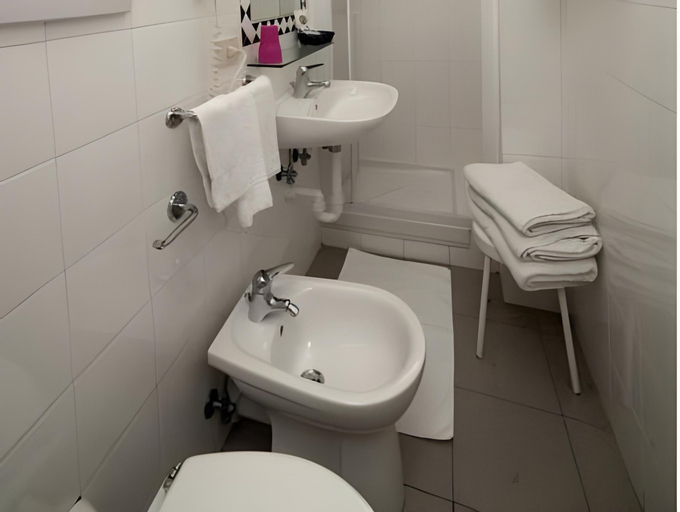 Bedroom 4, Hotel Villa Rosa, Genova