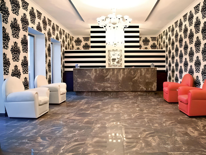 Others 5, Hotel Novelli, Foggia