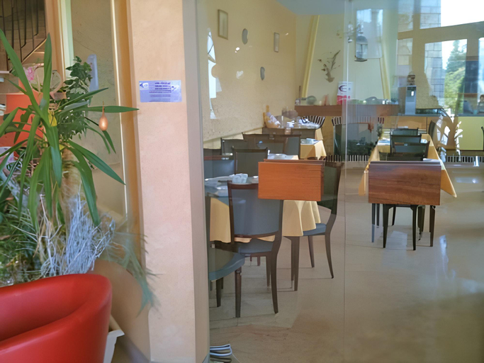 Food & Drinks 2, Hotel Bristol, Marne