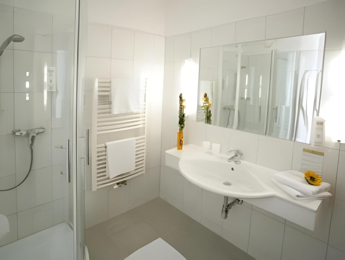 Bathroom 5, Hotel Moarhof, Lienz