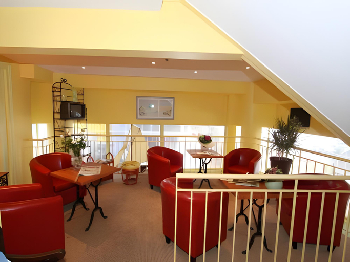 Public Area 3, Brit Hotel Hermitage, Charente-Maritime