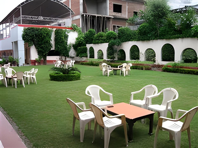 Food & Drinks 5, East Lite Hotel, Bareilly