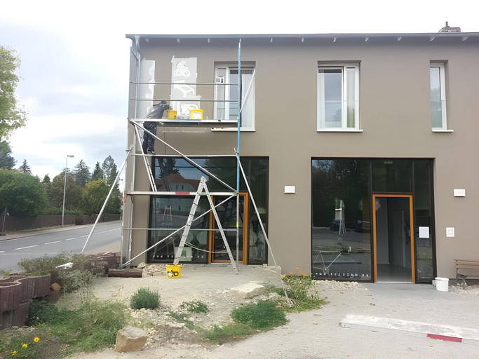 Exterior & Views
