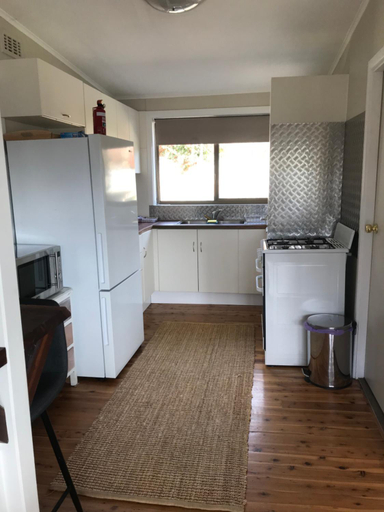 Dining Room, 3 Bedroom Lakeview Cottage with Drying/Bike Room, Snowy River