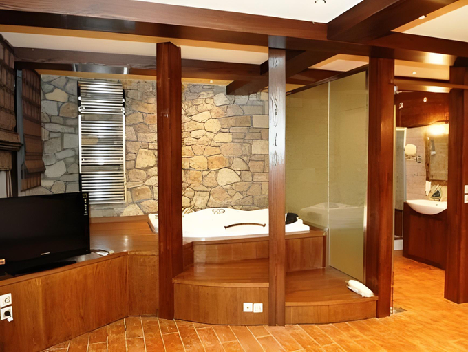 Bathroom 5, Nymfes Hotel, Central Macedonia
