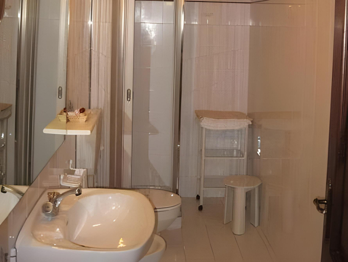 Bathroom 2, Residenza Del Lago, Torino